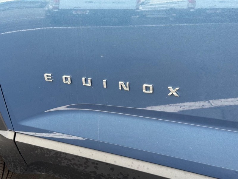 Chevrolet Equinox Vehicle Full-screen Gallery Image 10