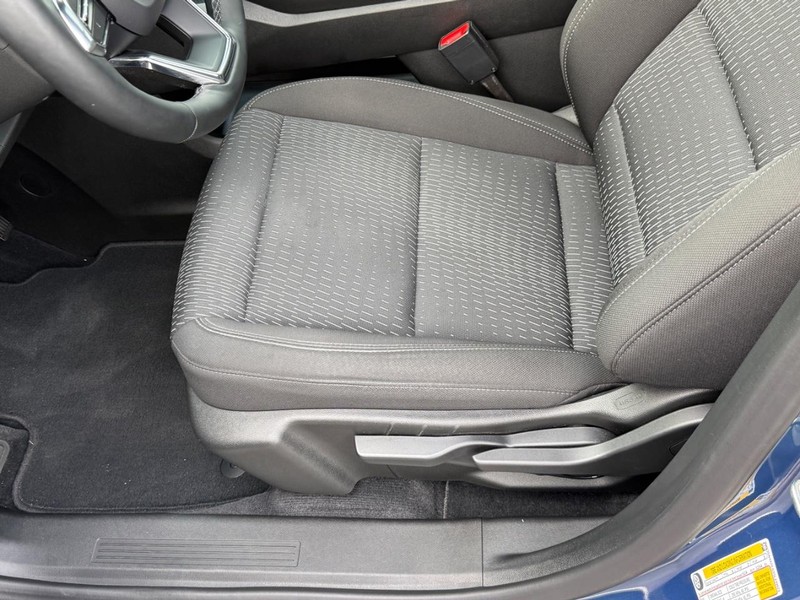 Chevrolet Equinox Vehicle Full-screen Gallery Image 18