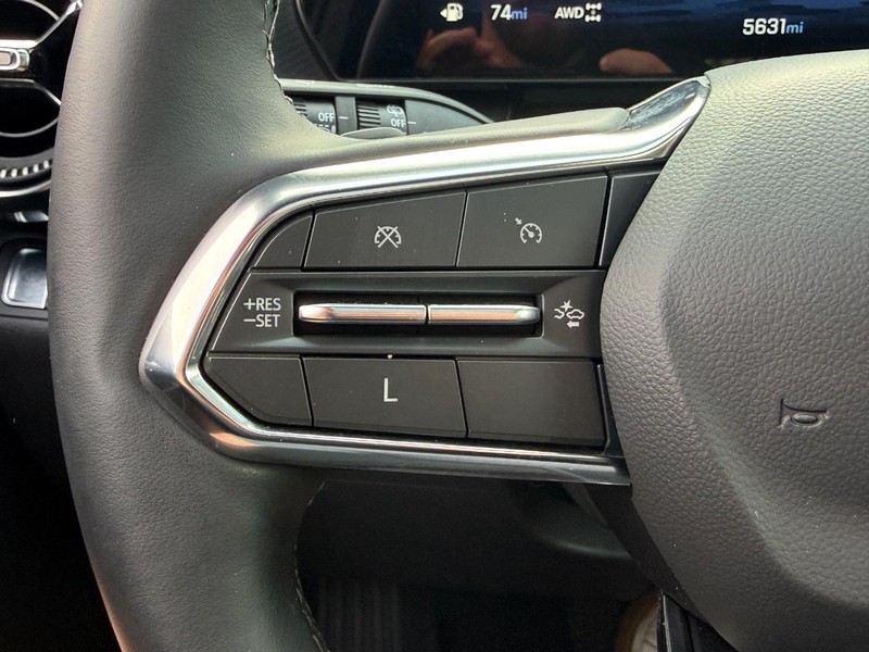 Chevrolet Equinox Vehicle Full-screen Gallery Image 19