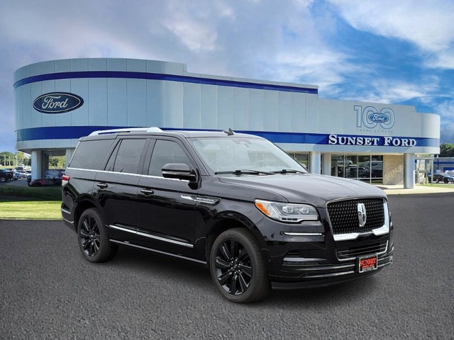 St. Louis MO 2024 Lincoln Navigator more details - lincoln navigator
