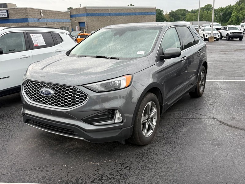 Ford Edge Vehicle Full-screen Gallery Image 02