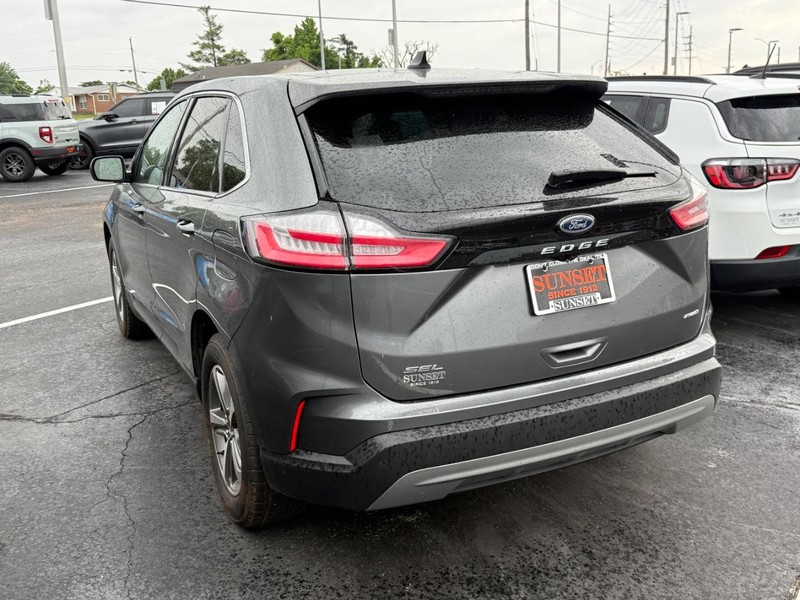 Ford Edge Vehicle Full-screen Gallery Image 03