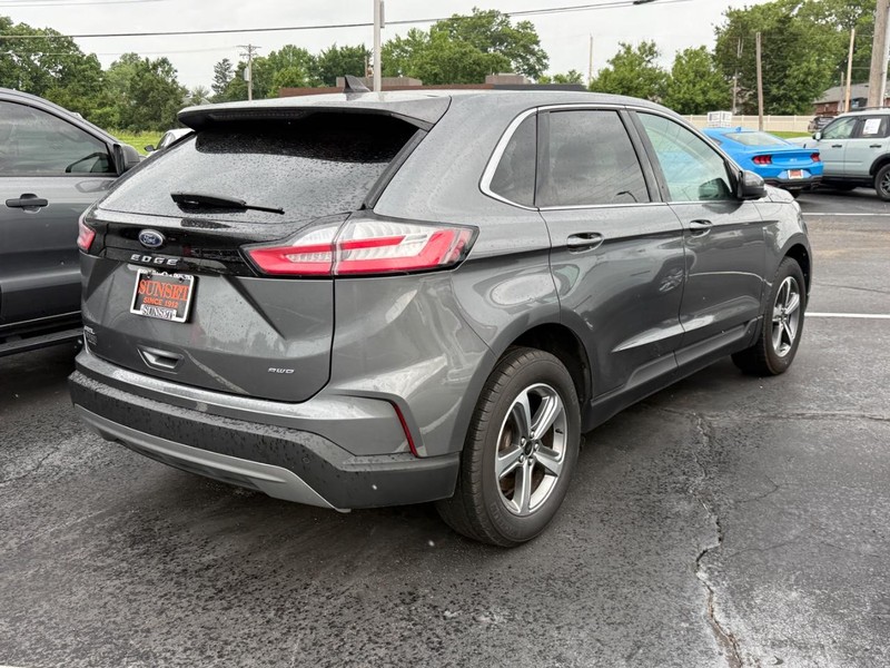 Ford Edge Vehicle Full-screen Gallery Image 04