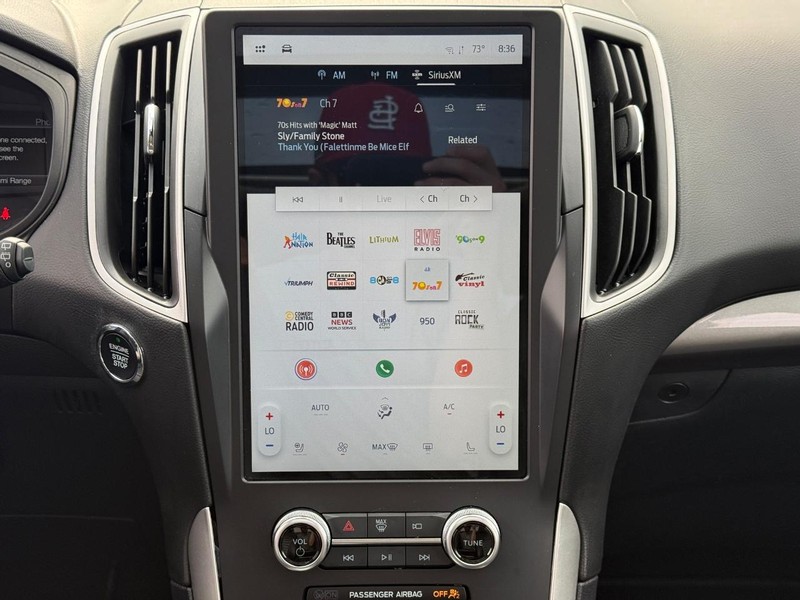 Ford Edge Vehicle Full-screen Gallery Image 14