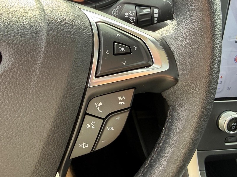 Ford Edge Vehicle Full-screen Gallery Image 20