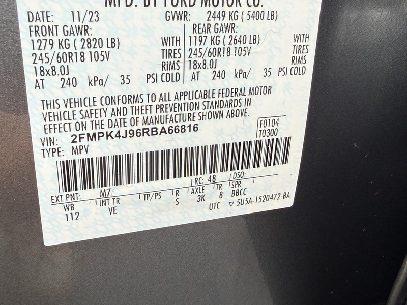 Ford Edge Vehicle Full-screen Gallery Image 25