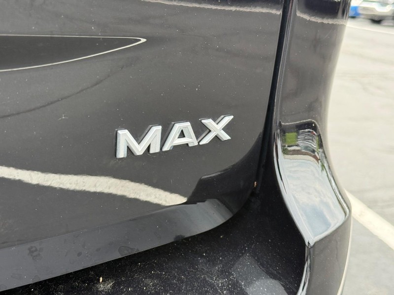 Ford Expedition Max Vehicle Full-screen Gallery Image 06