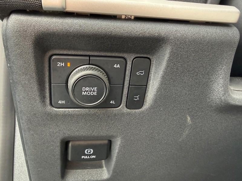 Ford Expedition Max Vehicle Full-screen Gallery Image 21