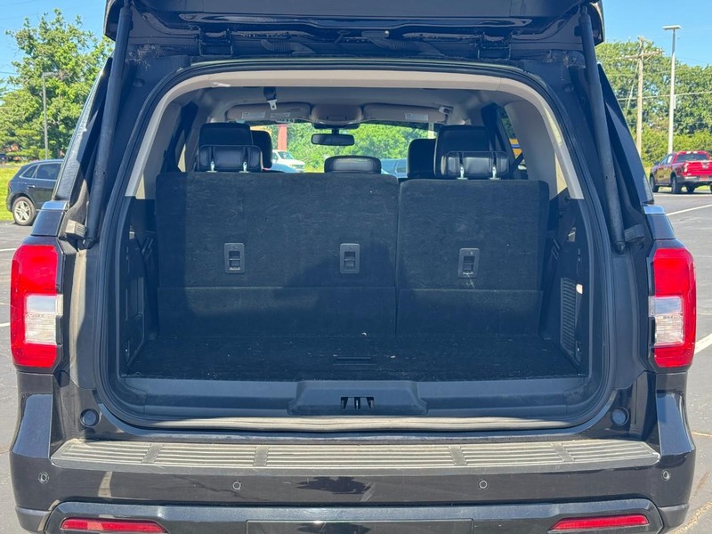 Ford Expedition Vehicle Full-screen Gallery Image 05