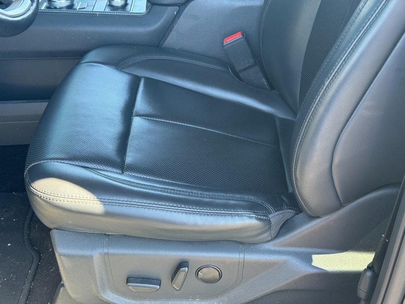 Ford Expedition Vehicle Full-screen Gallery Image 19