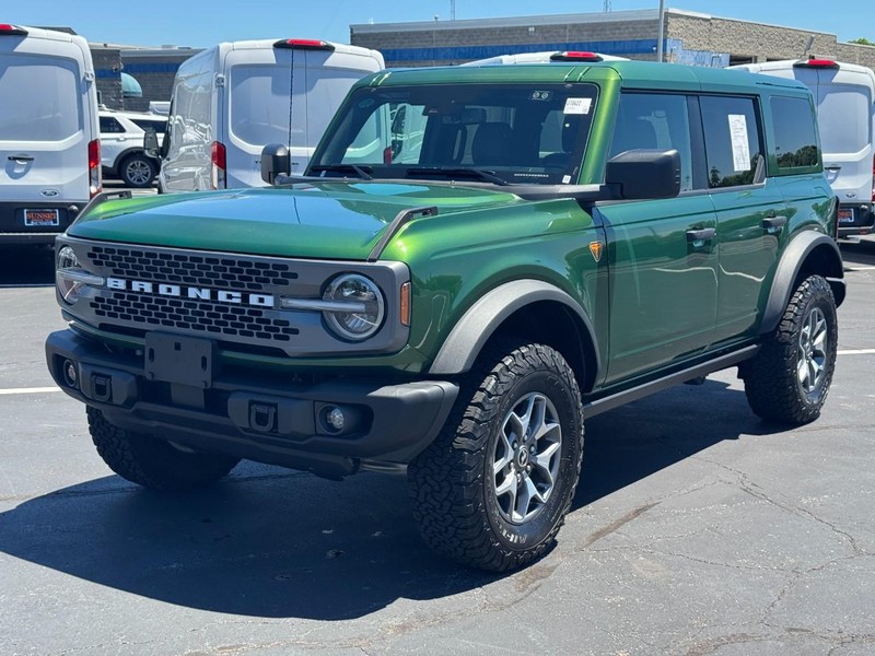 Ford Bronco Vehicle Full-screen Gallery Image 08