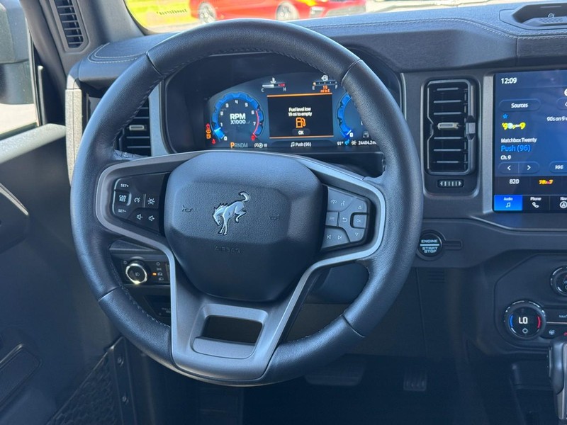 Ford Bronco Vehicle Full-screen Gallery Image 13