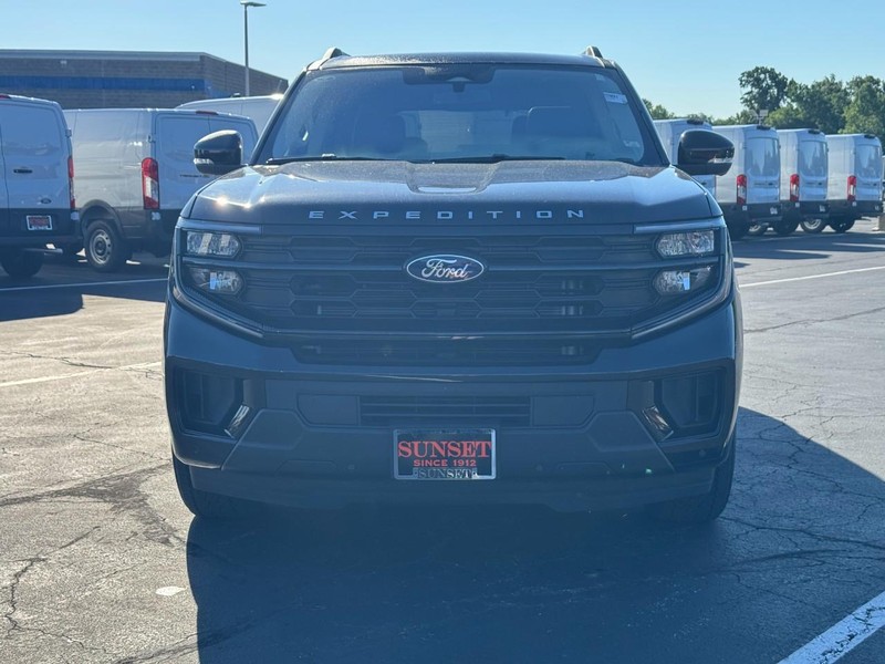 Ford Expedition Vehicle Full-screen Gallery Image 11