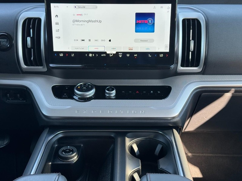 Ford Expedition Vehicle Full-screen Gallery Image 17
