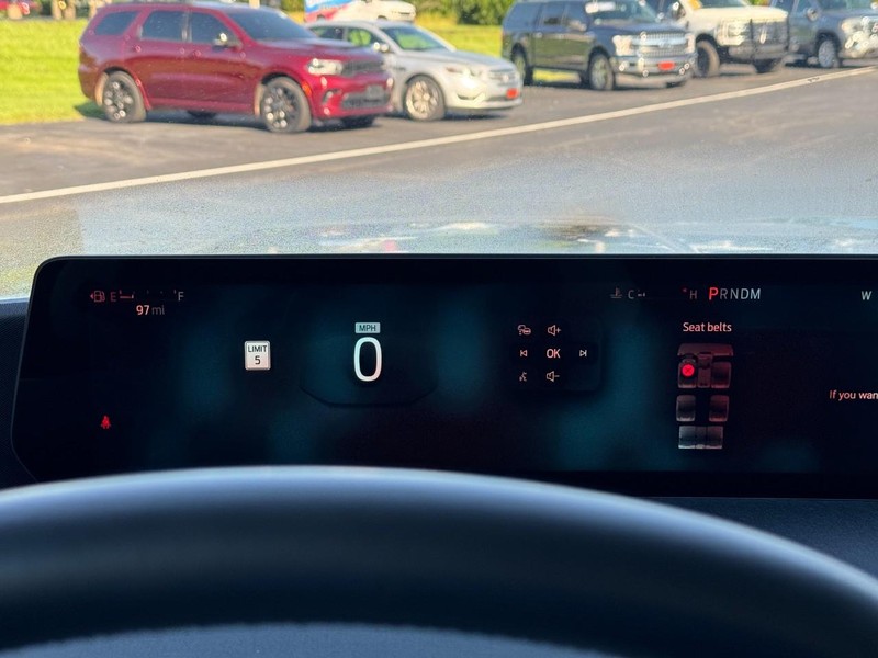 Ford Expedition Vehicle Full-screen Gallery Image 23
