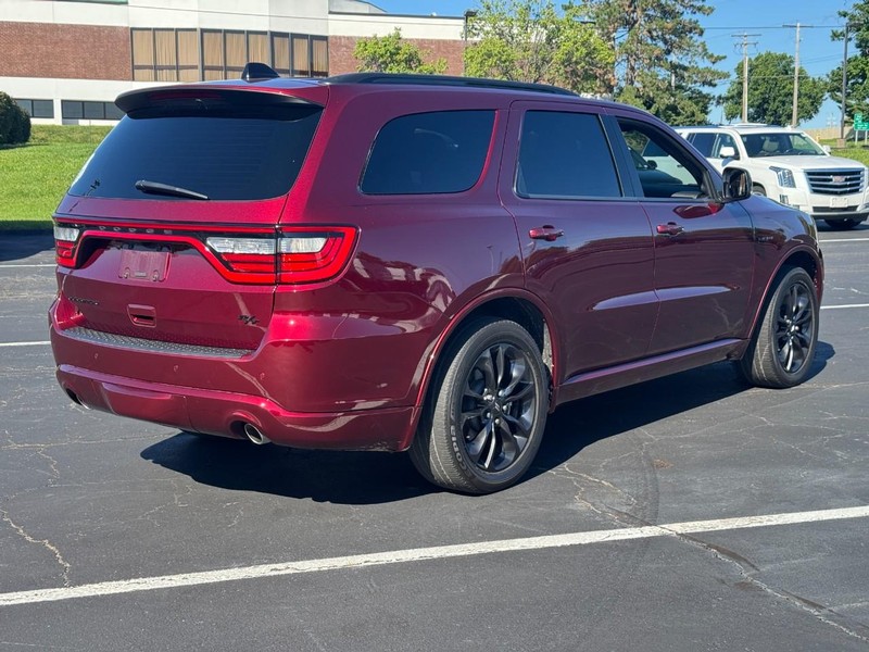 Dodge Durango Vehicle Full-screen Gallery Image 03