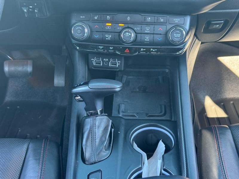 Dodge Durango Vehicle Full-screen Gallery Image 19