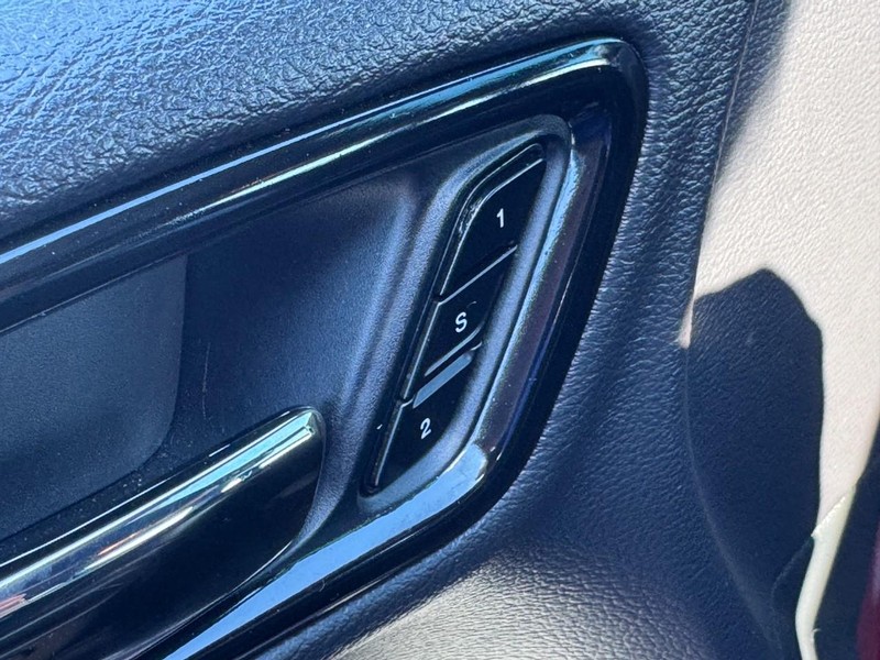 Dodge Durango Vehicle Full-screen Gallery Image 21