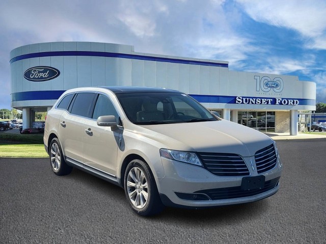St. Louis MO 2018 Lincoln MKT more details - lincoln mkt
