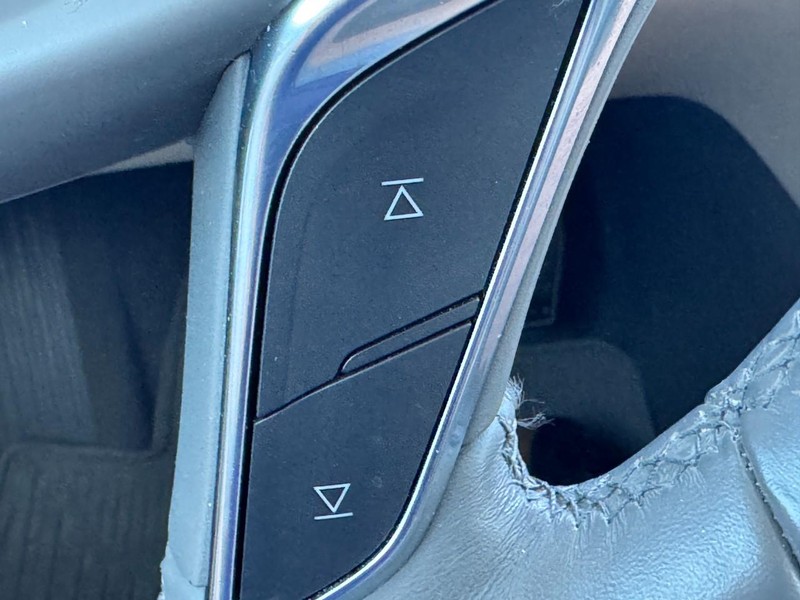 Cadillac XT5 Vehicle Full-screen Gallery Image 20