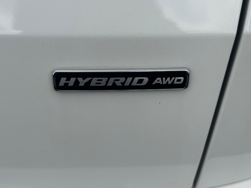 Ford Escape Vehicle Full-screen Gallery Image 06