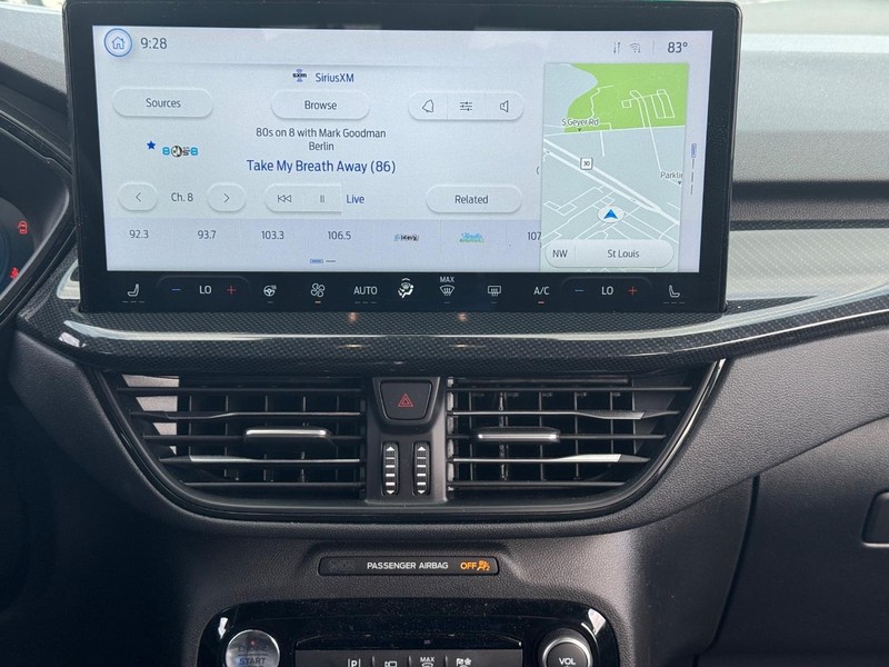 Ford Escape Vehicle Full-screen Gallery Image 15