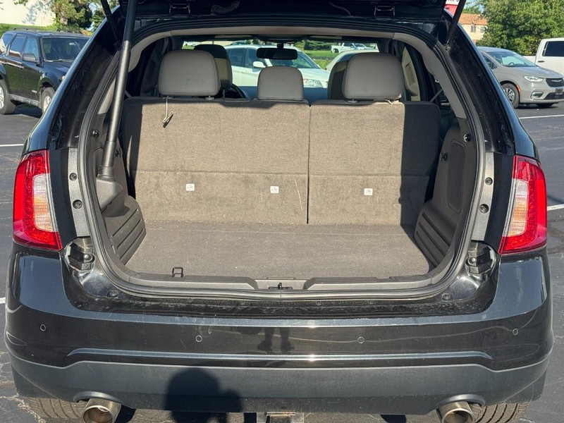 Ford Edge Vehicle Full-screen Gallery Image 04