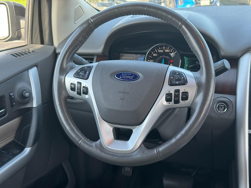 Ford Edge Vehicle Full-screen Gallery Image 12