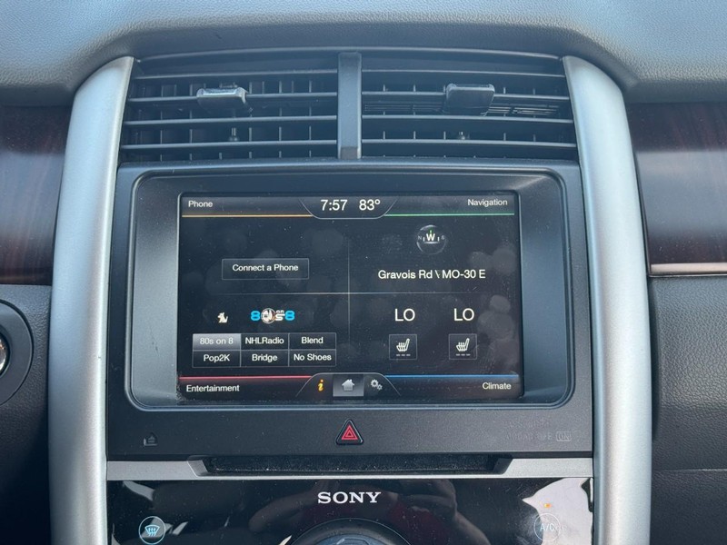 Ford Edge Vehicle Full-screen Gallery Image 13