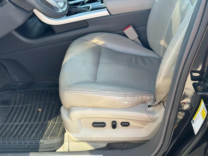 Ford Edge Vehicle Full-screen Gallery Image 18