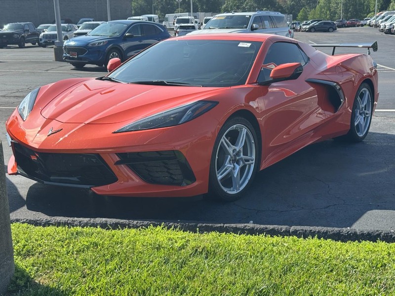 Chevrolet Corvette Vehicle Full-screen Gallery Image 04