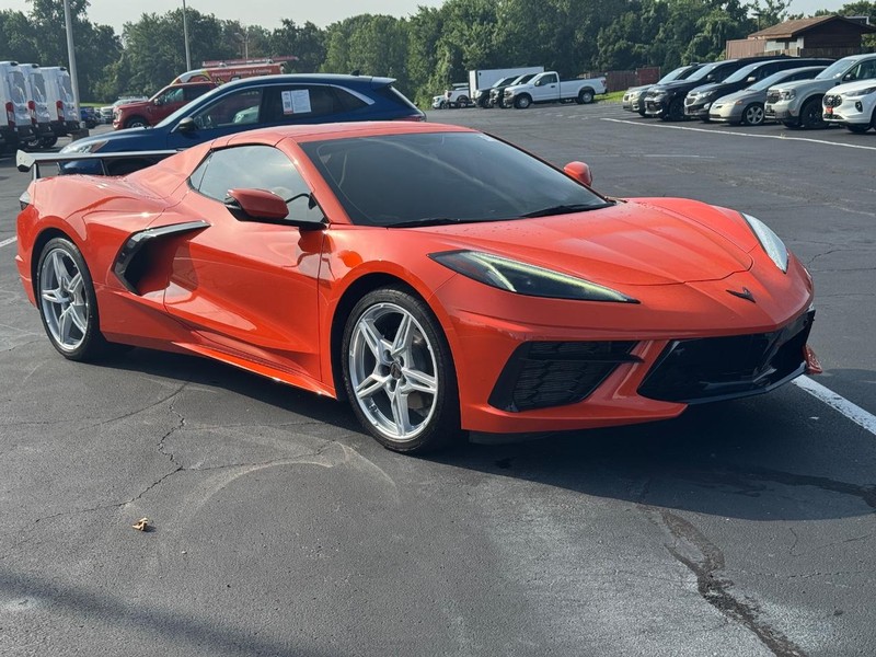 Chevrolet Corvette Vehicle Full-screen Gallery Image 05