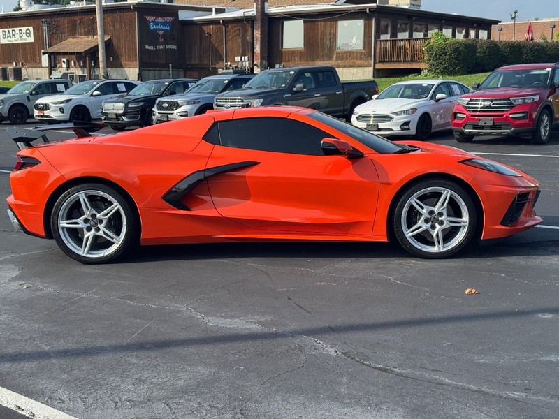Chevrolet Corvette Vehicle Full-screen Gallery Image 06
