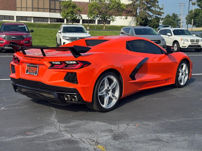 Chevrolet Corvette Vehicle Full-screen Gallery Image 07