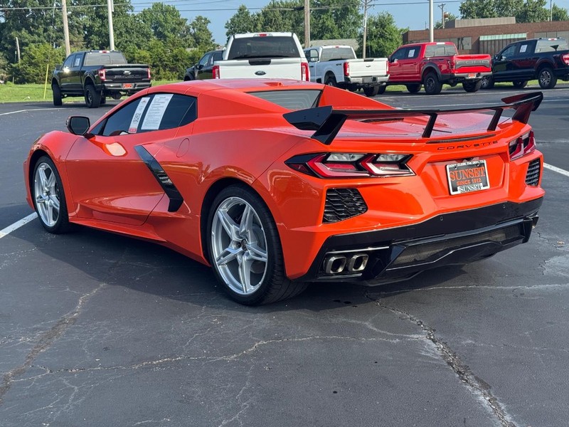Chevrolet Corvette Vehicle Full-screen Gallery Image 10