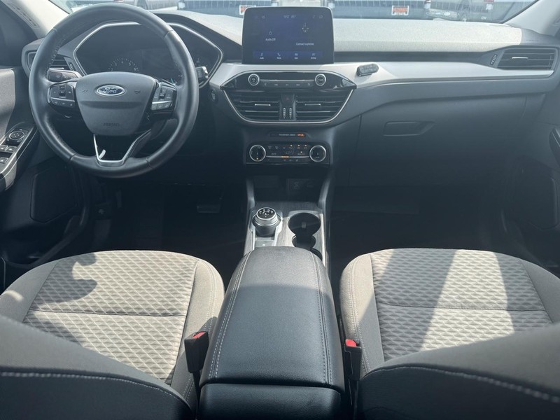 Ford Escape Vehicle Full-screen Gallery Image 11