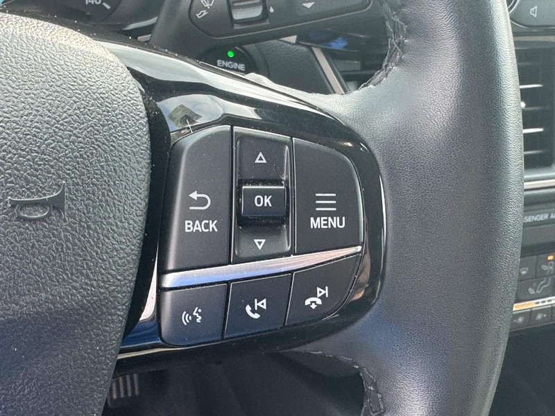 Ford Escape Vehicle Full-screen Gallery Image 19