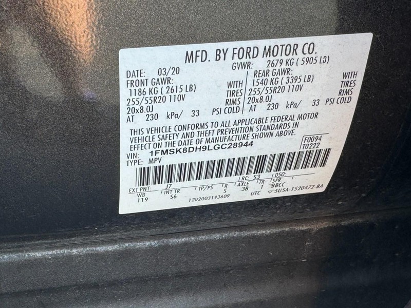 Ford Explorer Vehicle Full-screen Gallery Image 24