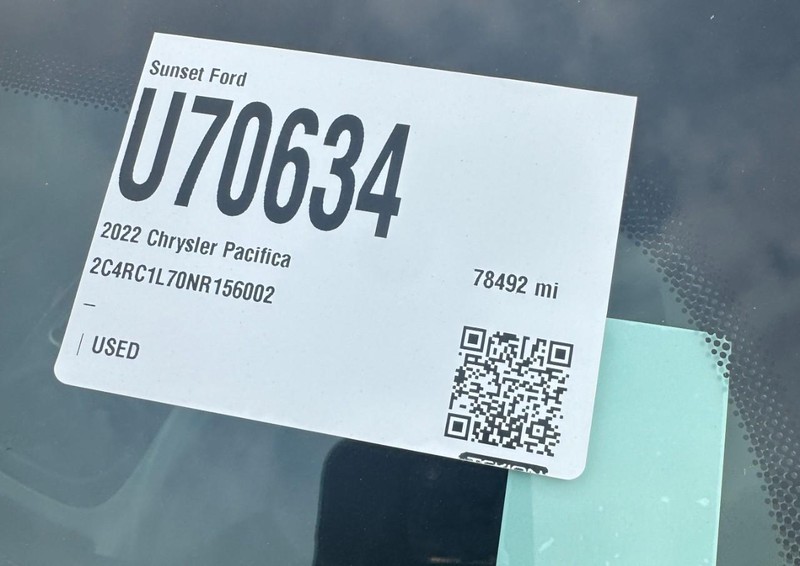 Chrysler Pacifica Vehicle Full-screen Gallery Image 27