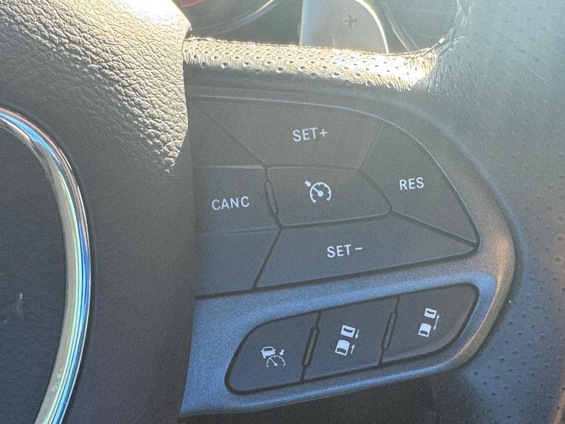 Dodge Durango Vehicle Full-screen Gallery Image 24