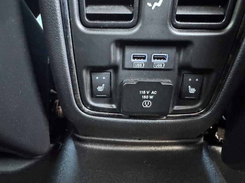 Dodge Durango Vehicle Full-screen Gallery Image 13