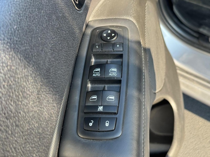 Dodge Durango Vehicle Full-screen Gallery Image 19