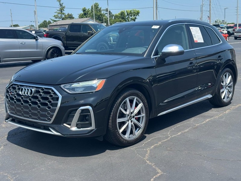 Audi SQ5 Vehicle Full-screen Gallery Image 09