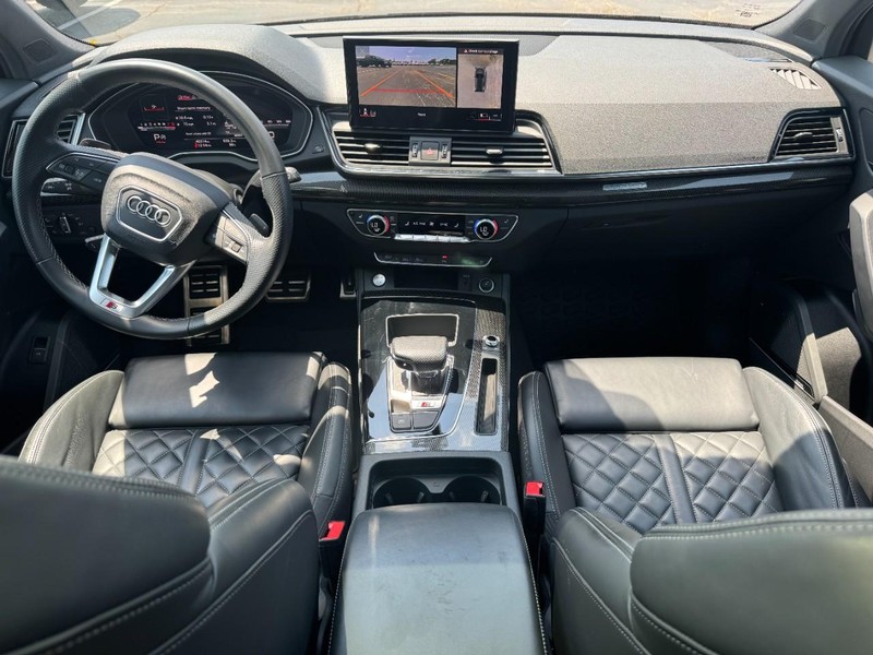 Audi SQ5 Vehicle Full-screen Gallery Image 13