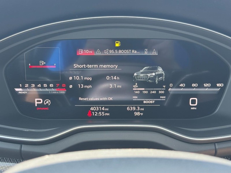 Audi SQ5 Vehicle Full-screen Gallery Image 25
