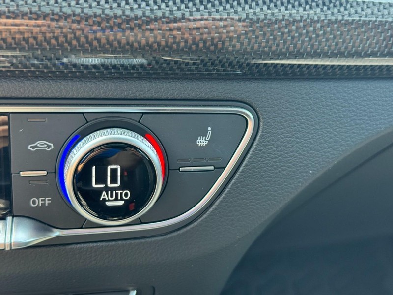 Audi SQ5 Vehicle Full-screen Gallery Image 28