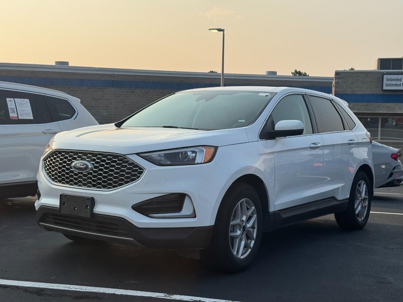 Ford Edge Vehicle Full-screen Gallery Image 01