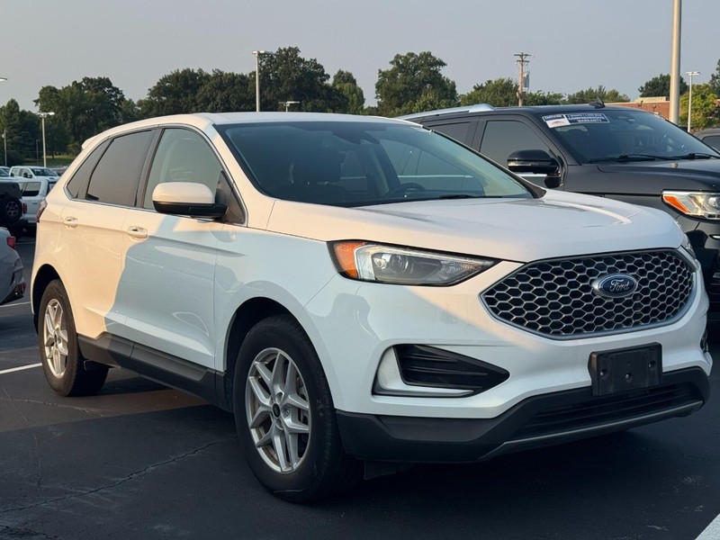 Ford Edge Vehicle Full-screen Gallery Image 02