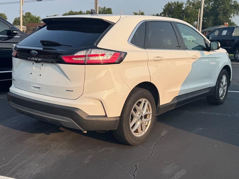 Ford Edge Vehicle Full-screen Gallery Image 03