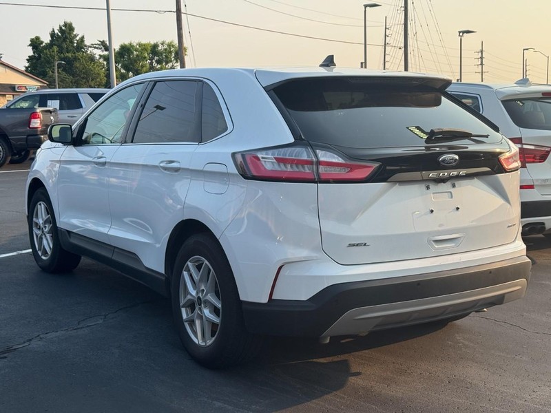 Ford Edge Vehicle Full-screen Gallery Image 04